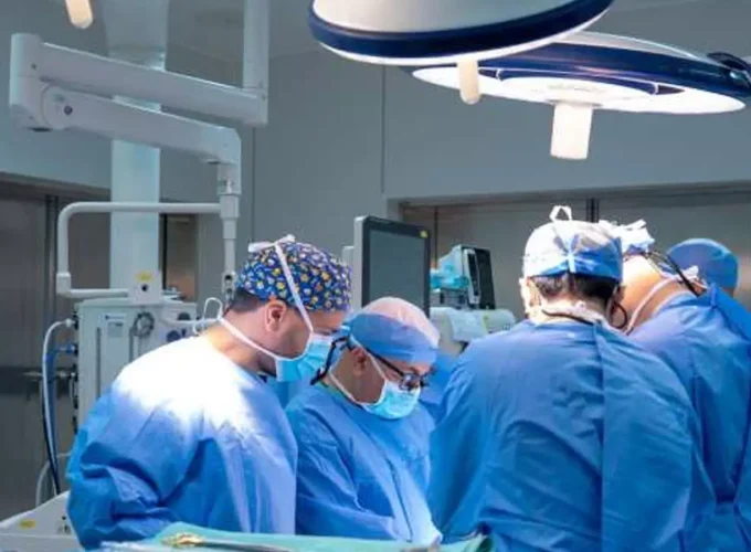1472827-oman-medical-team (1)