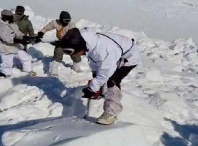 28 mountaineers trapped after avalanche hits uttarakhand danda 2 peak 1