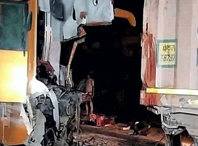 bsu collidse with truck in madhya pradesh 15-death