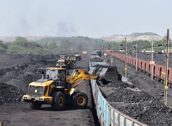 centre cancels 657 trains to ensure priority routes for coal wagons