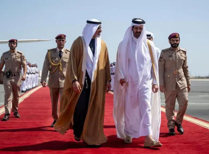 crown-prince-of-abu-dhabi-arrived-in-qatar-for-an-official-visit2