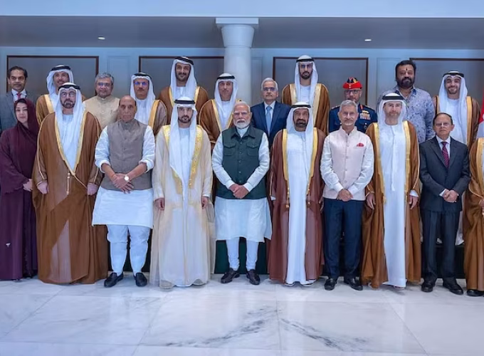 crown-prince-of-dubai-visits-modi-1