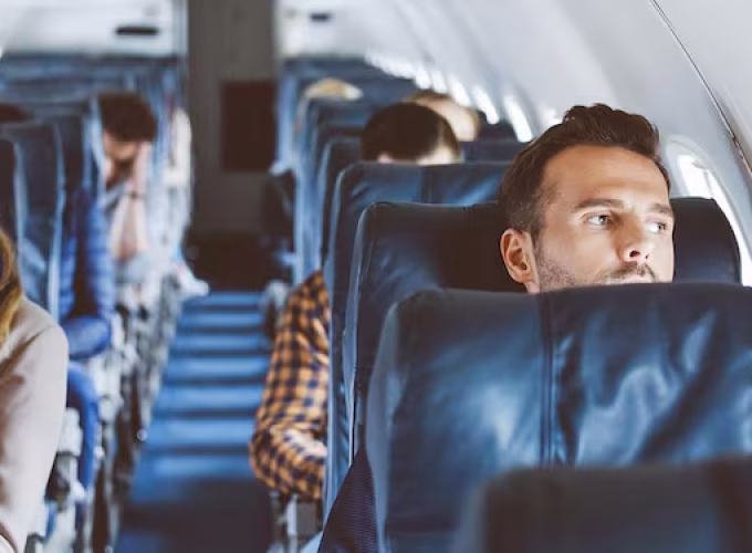 drunken-passenger-was-kicked-off-the-plane (1)