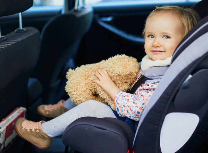 dubai-police-issues-new-child-safety-rules-for-vehicles