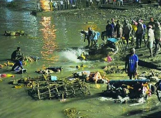 eigth drown in flash floosd during idol immersion in jalpaiguri