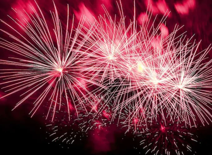 fireworks-held-today-at-wadi-al-khoud-dam-for-the-celebration-of-anniversary-of-his-majestys-accession-to-the-throne (1)