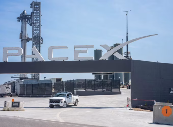 first-german-woman-set-to-fly-into-space-with-spacex