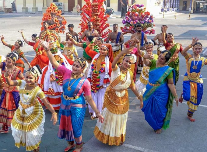 group-of-artists-in-bahrain-have-created-a-musical-album-in-malayalam-to-celebrate-keralas-68th-birthday3