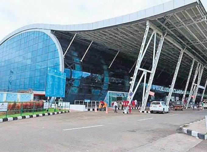 liquor smuggled through thiruvananthapuram airport former superintendent of customs arrested