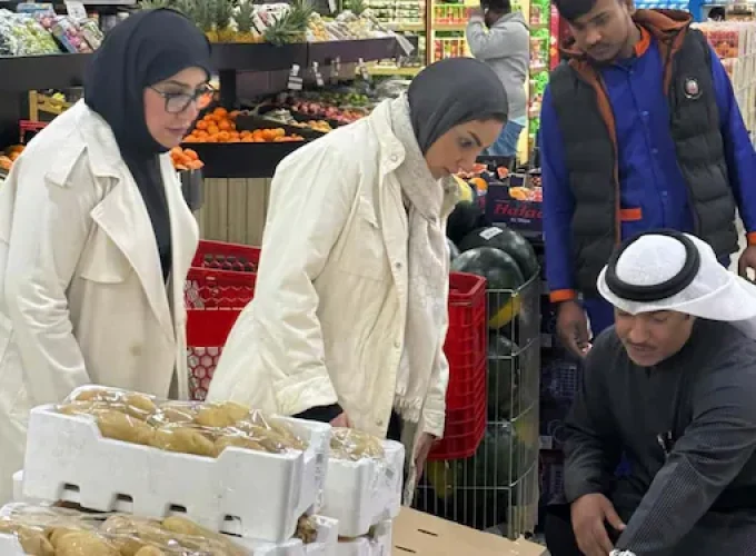 minister-visit-to-check-the-offers-ahead-of-ramadan (1)