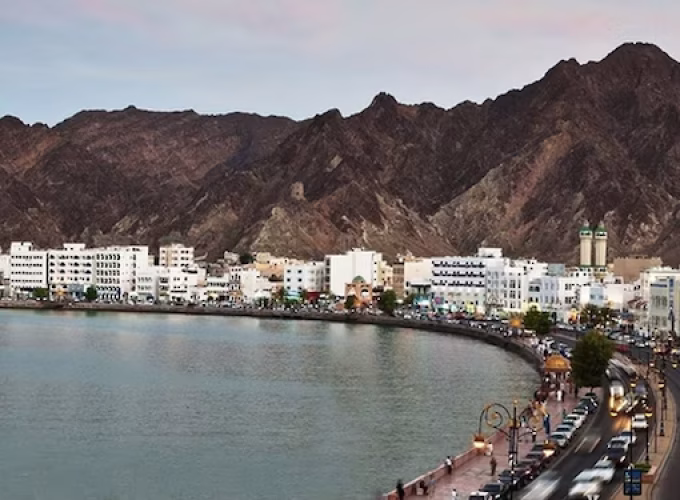mutrah-corniche-is-the-landmark-tourist-attraction-in-muscat6 (1)
