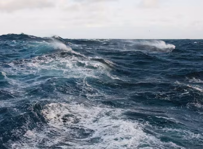 oman-meteorology-warns-of-strong-northwesterly-winds-and-rough-seas (1)
