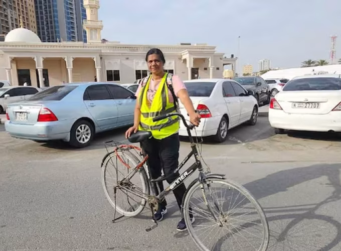 pravasi-malayali-mary-sherlin-travels-in-bicycle-from-ajman-to-workplace-in-sharjah-to-save-money-for-daughters-cancer-treatment-6