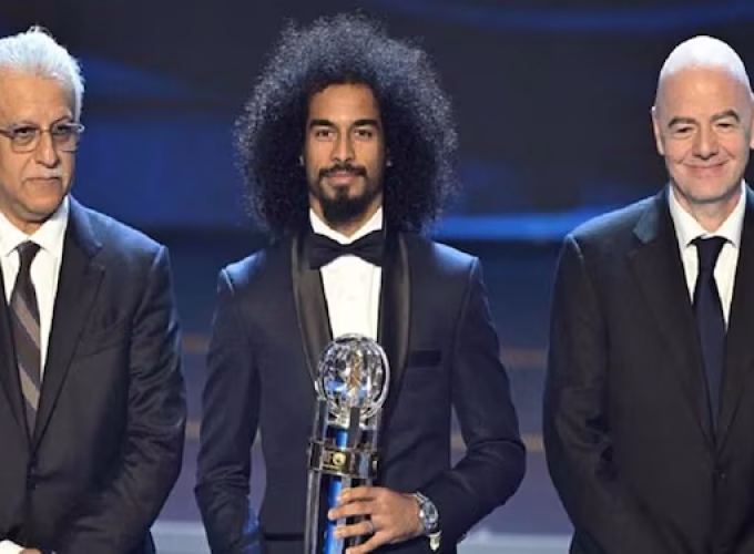 qatar-footballer-asian-award (1)