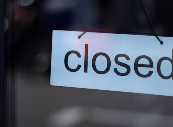 qatar-ministry-of-health-shut-down-health-facility-for-violation-of-law-shop-close
