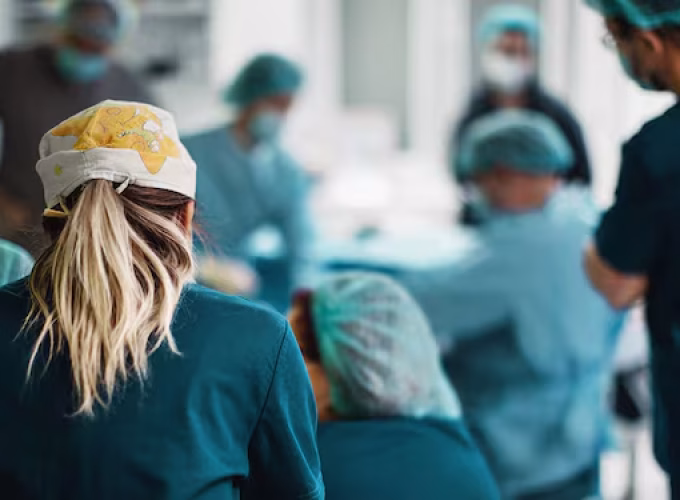 saudi-health-ministry-cracks-down-on-practitioners-social-media-misconduct