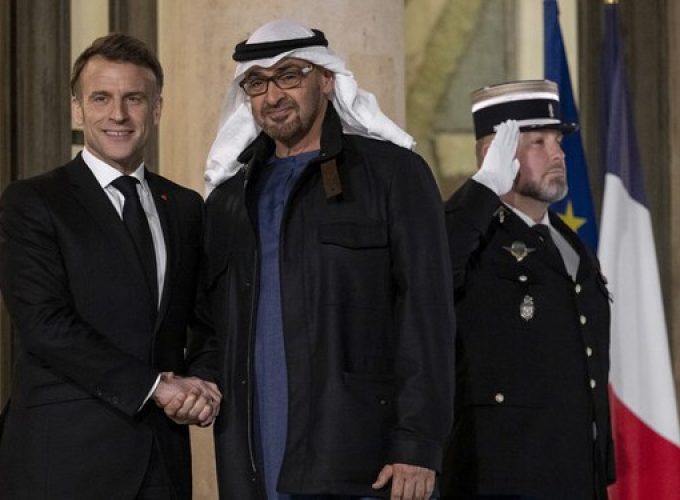 uae-president-sheikh-mohamed-bin-zayed-al-nahyan-in-france-for-an-official-visit (1)