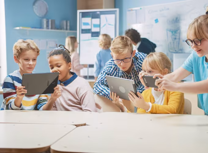 uae-takes-steps-to-enhance-childrens-digital-well-being-world-government-summit (1)