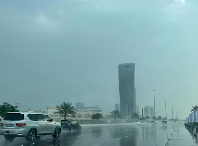 uae-weather-alert-issued-for-fog-rain-may-hit-some-areas