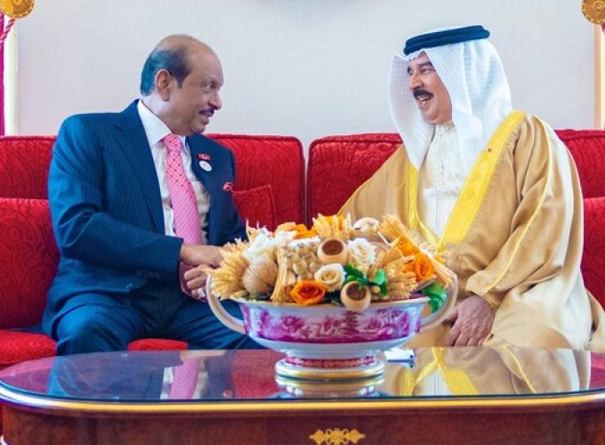 yusufali-met-with-kng-of-bahrain